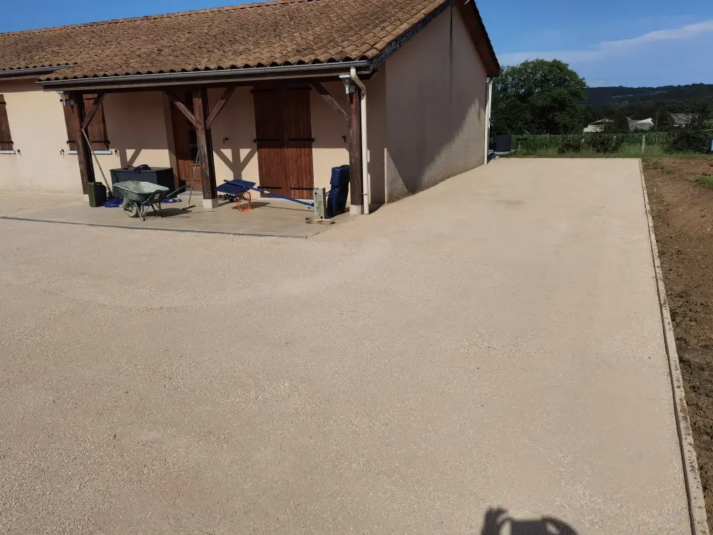 Création de cour près de Mâcon (1)